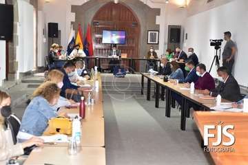 El Pacto de Telde hace valer su mayoría para aprobar definitivamente el presupuesto municipal para 2021/Francisco Javier Santana Ravelo.